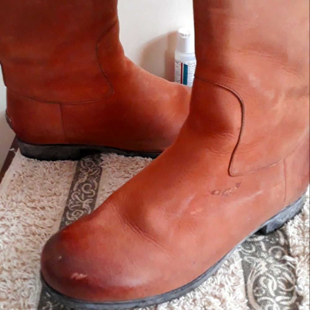 Uggs boots size 10